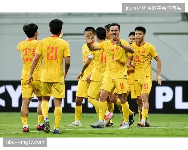 归化前锋塞尔吉尼奥头球破僵，邵佳一轮换10人考察阵容险胜新加坡